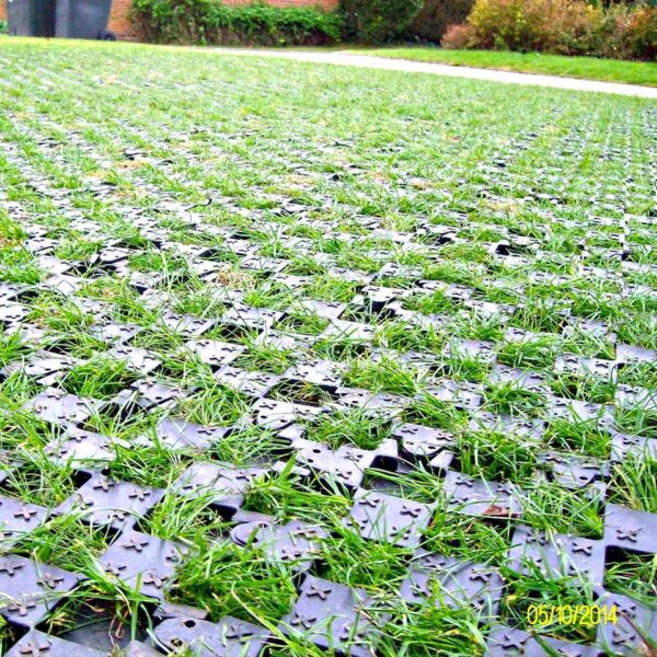 Ankergitter AG60, 400 x 400 x 60 mm, 0,9 kg. Bodengitter mit integrierten Ankerelementen, Drainagefunktion & extremer Lastverteilung. Profilierte Oberfläche.
