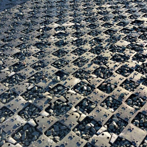 Ankergitter AG60, 400 x 400 x 60 mm, 0,9 kg. Bodengitter mit integrierten Ankerelementen, Drainagefunktion & extremer Lastverteilung. Profilierte Oberfläche.
