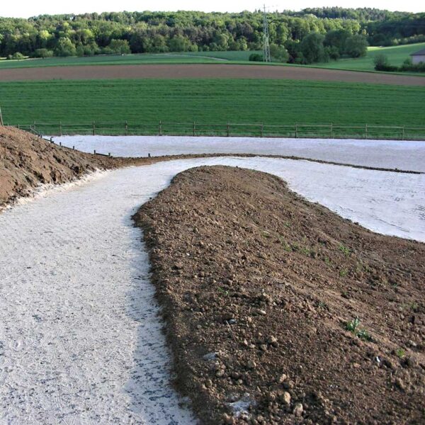 Ankergitter AG60, 400 x 400 x 60 mm, 0,9 kg. Bodengitter mit integrierten Ankerelementen, Drainagefunktion & extremer Lastverteilung. Profilierte Oberfläche.