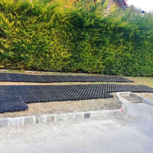 Ankergitter AG60, 400 x 400 x 60 mm, 0,9 kg. Bodengitter mit integrierten Ankerelementen, Drainagefunktion & extremer Lastverteilung. Profilierte Oberfläche.