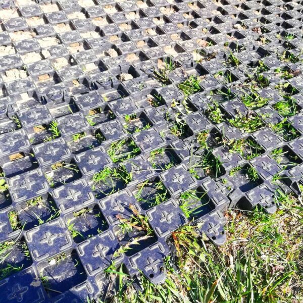 Ankergitter AG60, 400 x 400 x 60 mm, 0,9 kg. Bodengitter mit integrierten Ankerelementen, Drainagefunktion & extremer Lastverteilung. Profilierte Oberfläche.