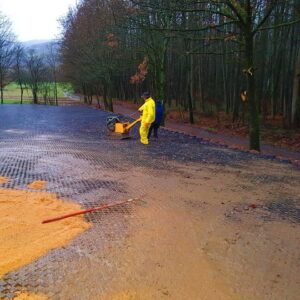 Ankergitter AG60, 400 x 400 x 60 mm, 0,9 kg. Bodengitter mit integrierten Ankerelementen, Drainagefunktion & extremer Lastverteilung. Profilierte Oberfläche.