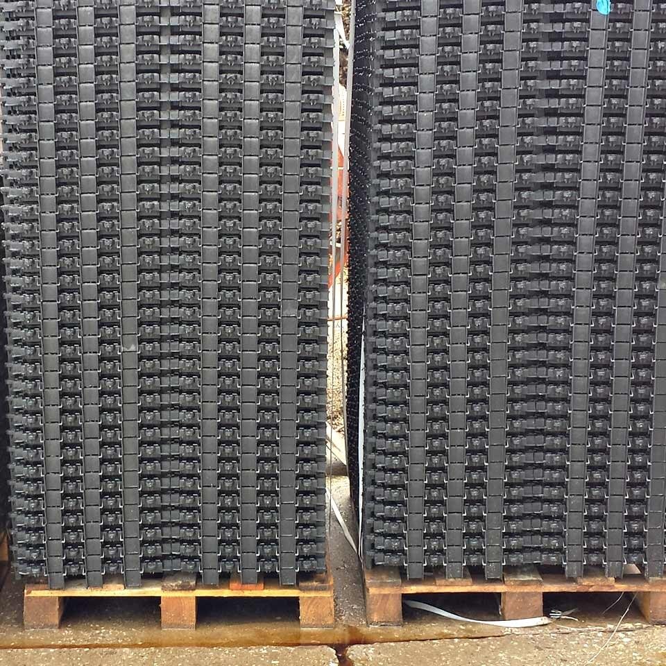 Ankergitter AG60, 400 x 400 x 60 mm, 0,9 kg. Bodengitter mit integrierten Ankerelementen, Drainagefunktion & extremer Lastverteilung. Profilierte Oberfläche.