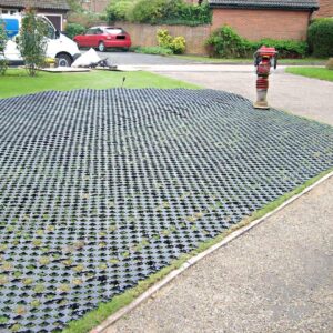 Ankergitter AG60, 400 x 400 x 60 mm, 0,9 kg. Bodengitter mit integrierten Ankerelementen, Drainagefunktion & extremer Lastverteilung. Profilierte Oberfläche.