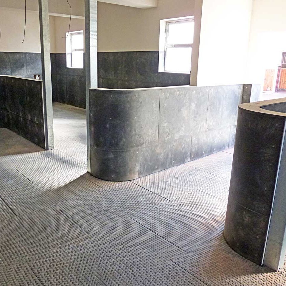 Bodenmatte als Schutzbelag zum abdecken von Straßenpflaster, Gehwegpflaster, Kopfsteinpflaster, Asphaltdecken, Bitumenbahnen, Tartanbahnen, Marmorböden, Industrieböden, Hallenböde