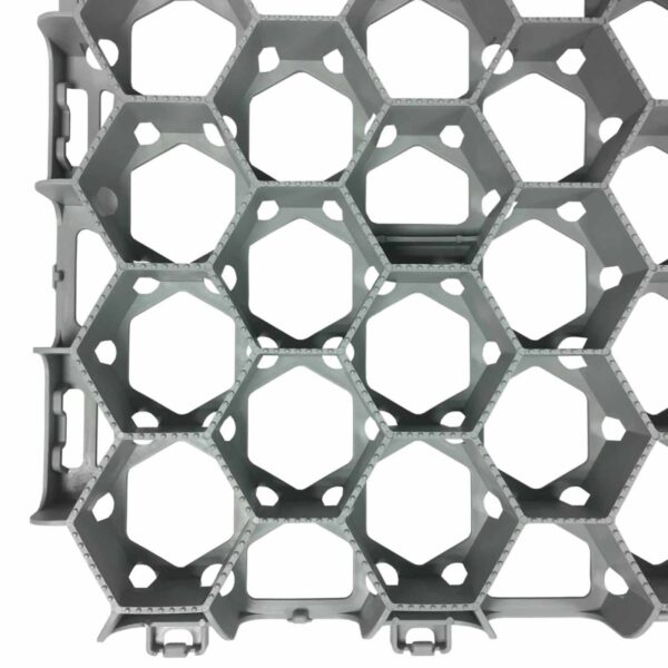 Robuste Bodenwabe zur soliden Bodenbefestigung von unversiegelten Wegen und Flächen. Die horizontalen Wabenöffnungen sorgen für eine optimale Drainage.