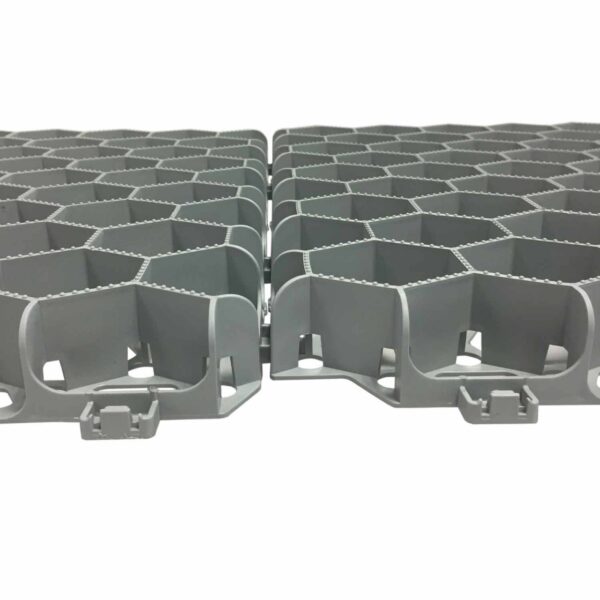 Robustes Wabengitter zur soliden Bodenbefestigung von unversiegelten Wegen und Flächen. Die horizontalen Wabenöffnungen sorgen für eine optimale Drainage.