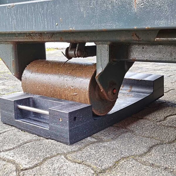 Containerplatte aus Kunststoff als Pflasterschutz gegen Kratzer und Spuren im Pflaster.