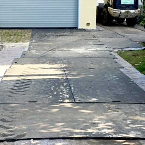 Die e:tek EVO Fahrplatten haben sich in vielen Anwendungen als Fahrbahnplatte bzw. Fahrspurplatte als Bodenschutz, Flächenschutz & mobile Baustrasse bewährt!