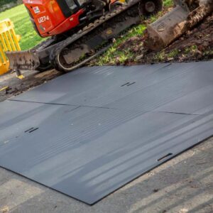 Die e:tek EVO Fahrplatten haben sich in vielen Anwendungen als Fahrbahnplatte bzw. Fahrspurplatte als Bodenschutz, Flächenschutz & mobile Baustrasse bewährt!