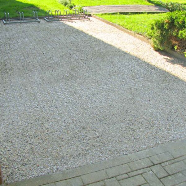 Kiesgitter KG30 ·580 x 580 x 30 mm · 400,0 t/m² · 16 Kopplungen · Galabau Profi-Qualität zur Stabilisierung von Wegen und Flächen mit Kies, Schotter und Splitt.