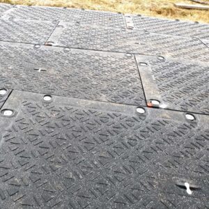 MaxiTrack · 1800 x 900 mm · 40 kg leicht · bis zu 130 t belastbar · Overlapping-Verbund-System · Beidseitig Profiliert · Einsetzbar als Mobile Baustrasse, Fahrstrasse & Plattform