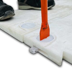 OmniDeck ist ein ultra robustes, schnell zu verlegendes Flächenschutz-System zur vollflächigen Bodenabdeckung für Events, Veranstaltungen und innerstädtischen Baustellen.