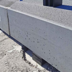 Unterbauplatte aus Kunststoff als lastverteilende Unterlage zum Höhenausgleich, Niveauausgleich oder zum abstützen für Container, Bauteile, Betonplatten etc.