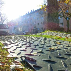 Verbinder aus Rundstahl zum werkzeuglosen verbinden, koppeln und klammern von Fahrplatten sowie Bodenschutzplatten Platform, Baustrasse, Fahrstrasse, Zuwegung oder Fahrspur.