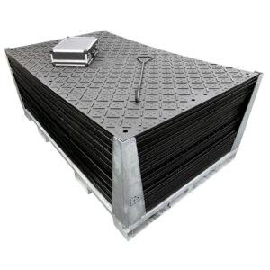 x:tek Fahrplatten aus Kunststoff, 2000 × 1220 mm, beidseitig profiliert, als 30er Fahrplatten-Set inkl. Stahlpalette