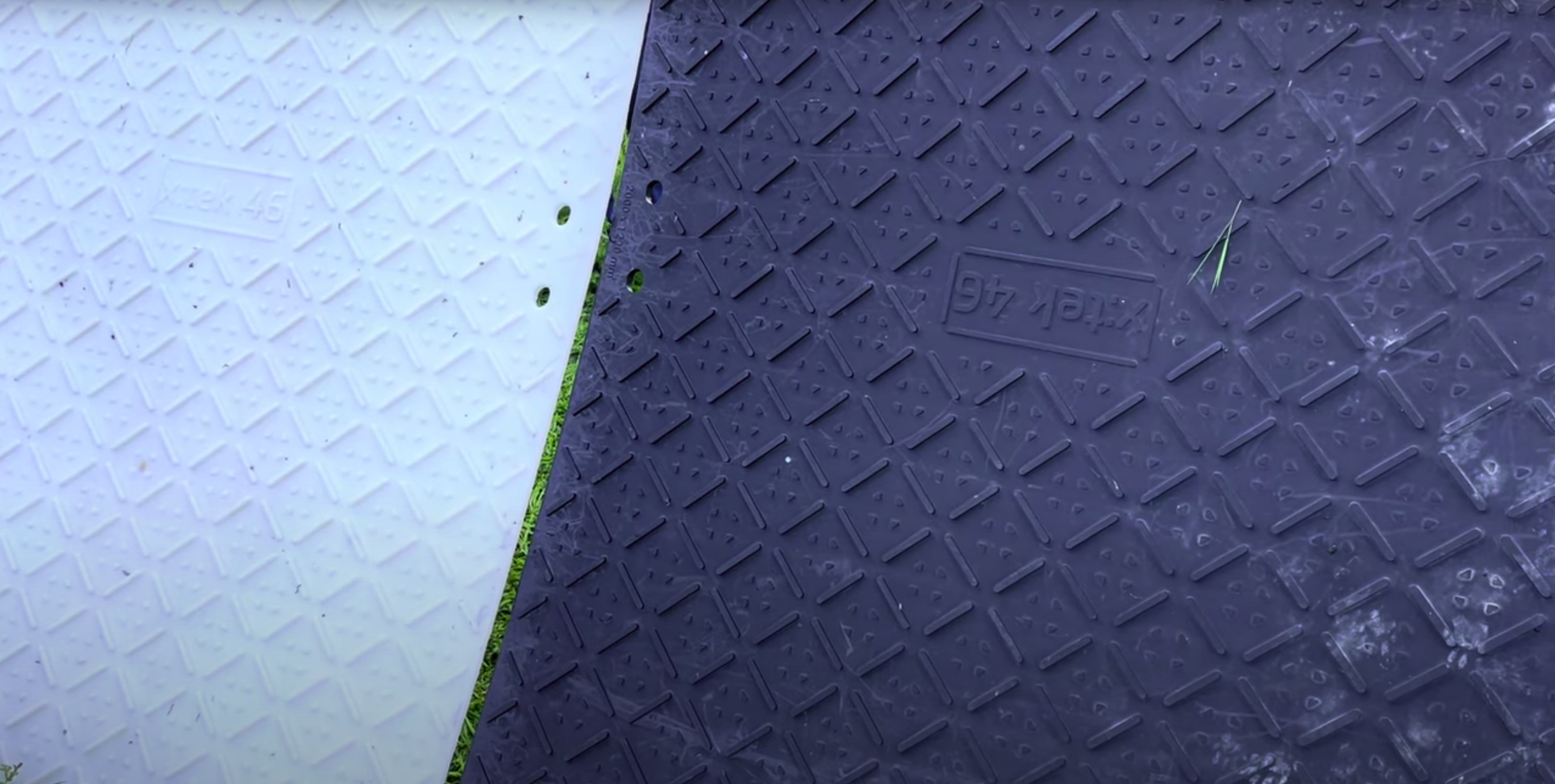 Fahrplatten Duell schwarz vs. weiß, wer gewinnt?