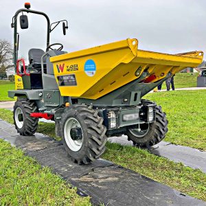 dumper auf scobaplate bodenschutzplatten rasenschutz