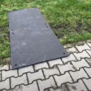 Kundenstimme und Erfahrungsbericht eines Arbeitsbühnenvermieters über die v:tek Fahrplatten von Securatek