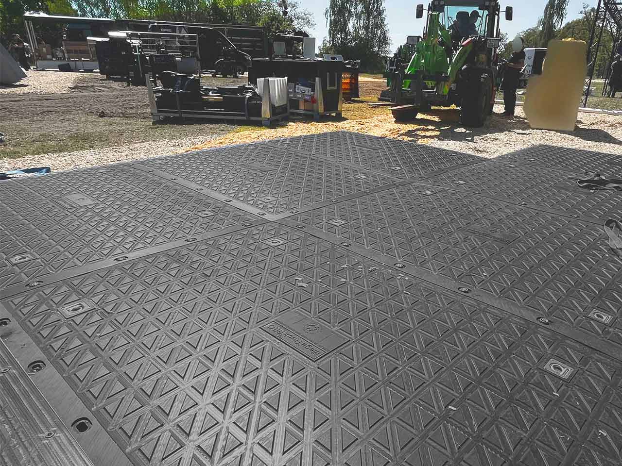 Fläche aus MegaTrack PRO Schwerlastplatten