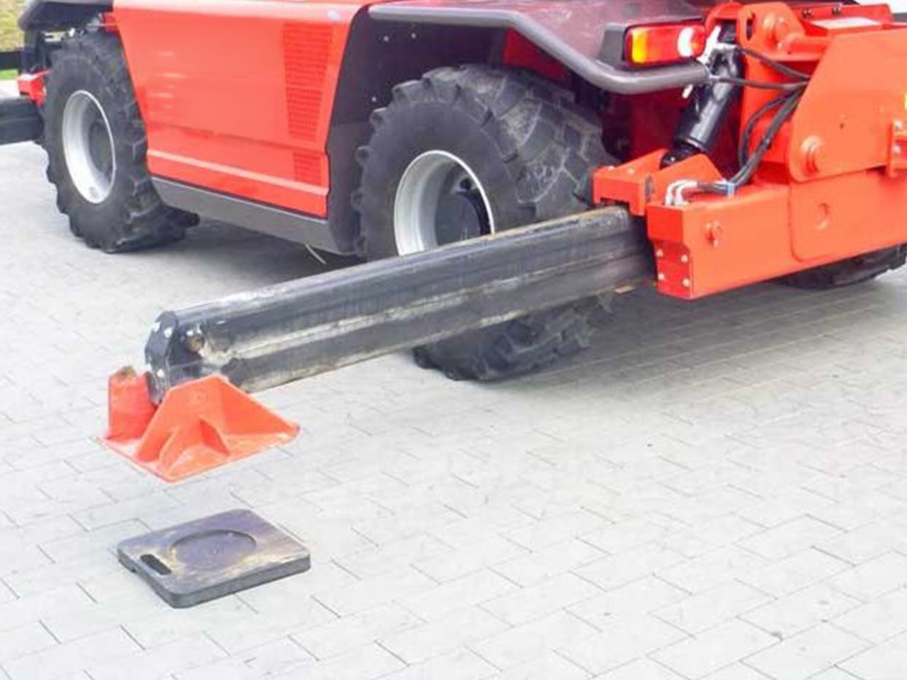 Abstützplatten für Teleskoplader im Einsatz