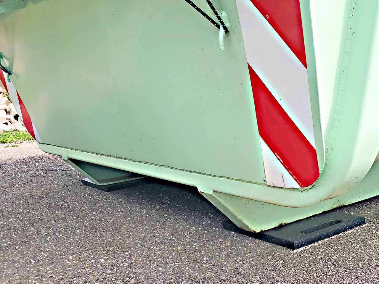 Unterlegplatten für Containerunterbau im Einsatz